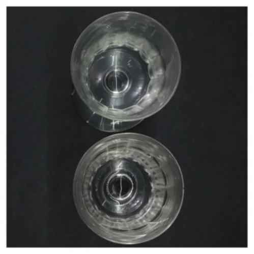 2 antikke vinglas (str. 15,5x8 cm)