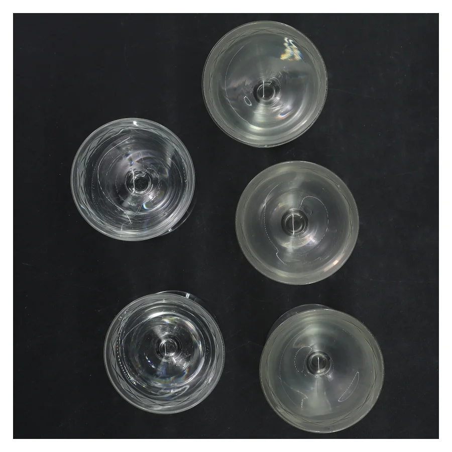Sæt af 5 smukke Ejby glas med udskårne mønstre (str. 10x6 cm)