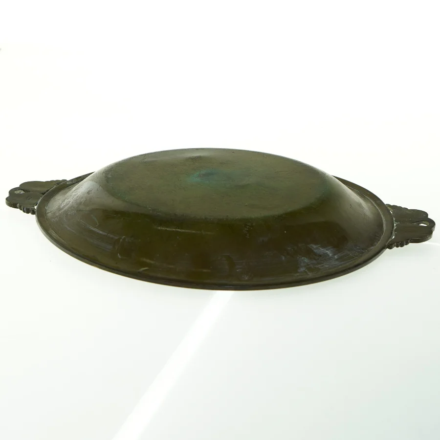 Dekorativt messingfad (str. 27x33x2,5 cm)