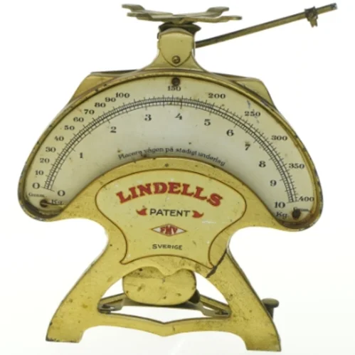 Gammel vægt (str. 24x21x12 cm)