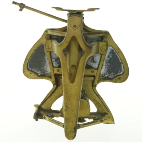 Gammel vægt (str. 24x21x12 cm)