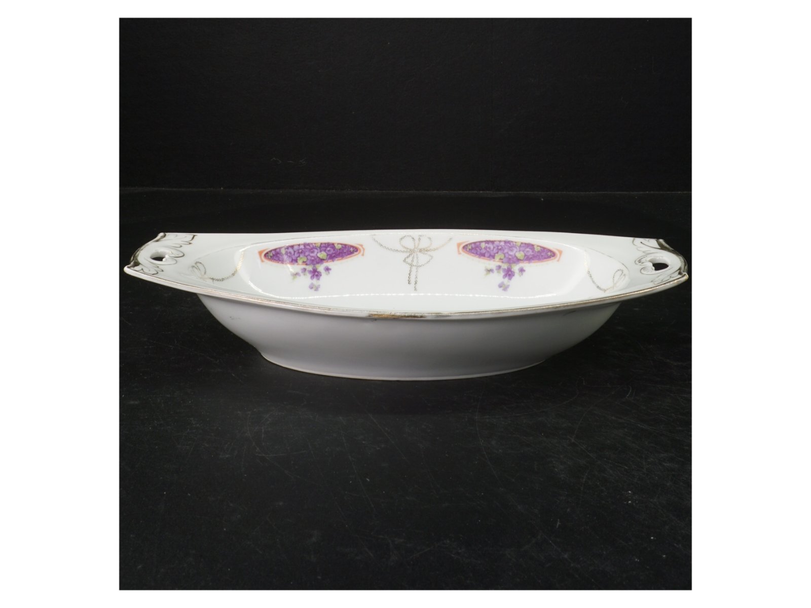 Porcelænsfad med blomstermotiv fra C. T Altwasser Germany (str.  28x16 cm)