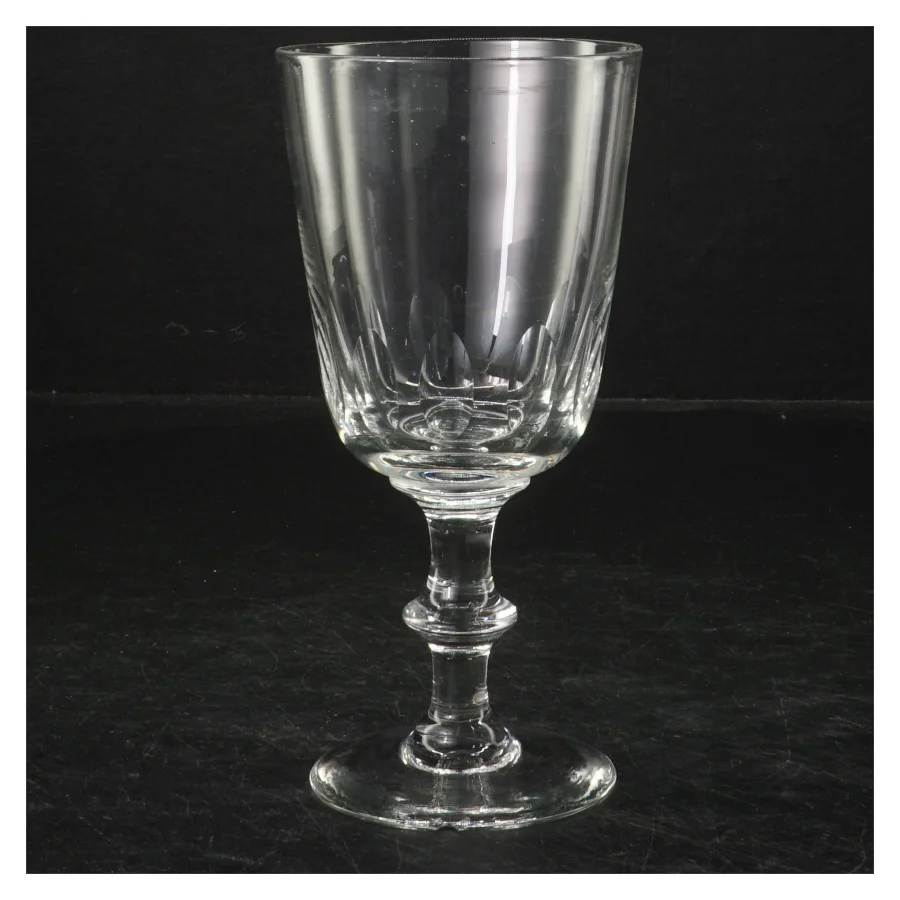 Chr. 8. Vinglas (str. 16x8 cm)
