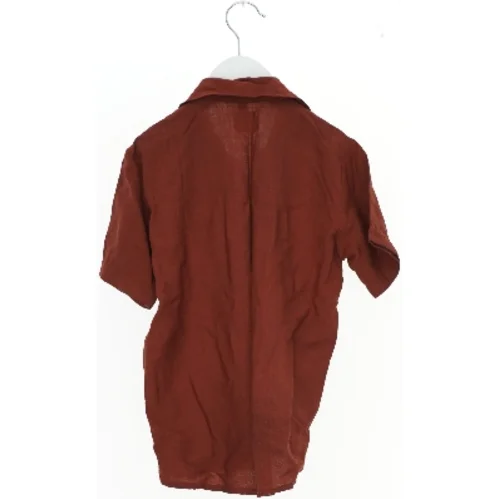 Kortærmet skjorte med mønster fra Vavanakids (str. 110)