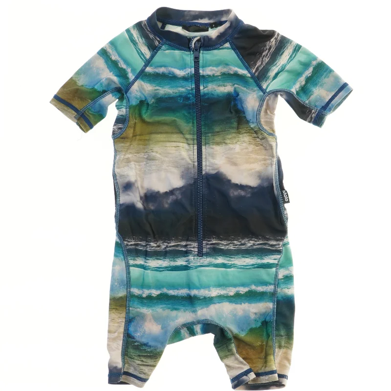 Børn våddragt med vandmønster fra Molo (str. 92)