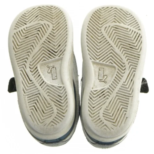 Børnesko med velcro fra Puma (str. 24)