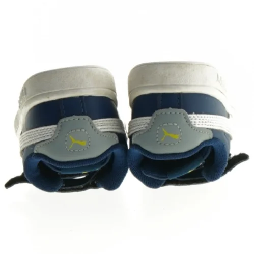 Børnesko med velcro fra Puma (str. 24)