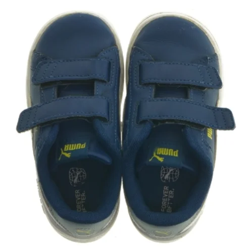 Børnesko med velcro fra Puma (str. 24)