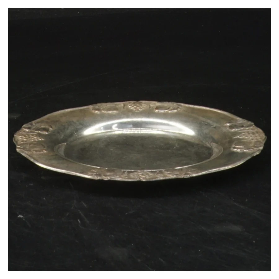 Dekorativ tallerken med druemotiver (str. Ø 13 cm)