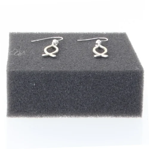 Sølvfarvede øreringe (str. 1,5 cm)