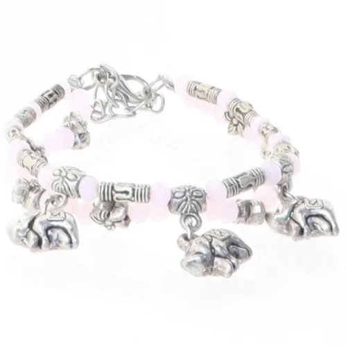 Armbånd med rosa perler og elefantvedhæng (str. 22 cm)