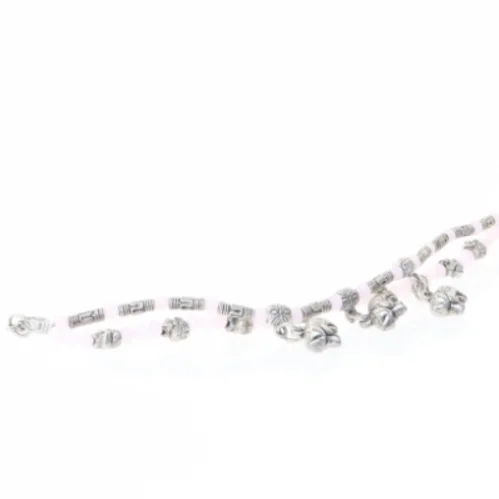 Armbånd med rosa perler og elefantvedhæng (str. 22 cm)