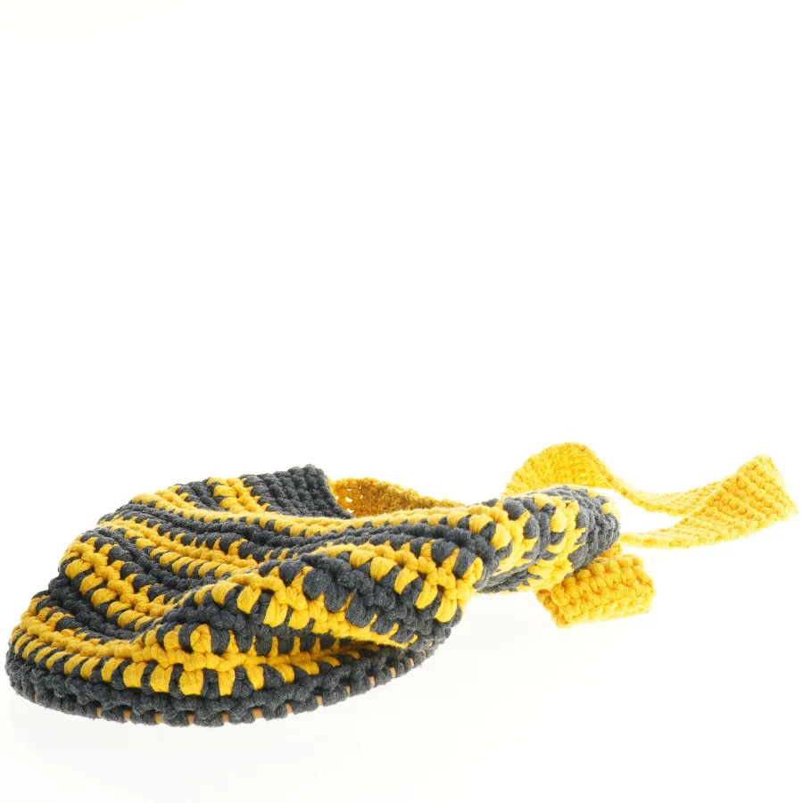 Hæklet taske (str. 25)