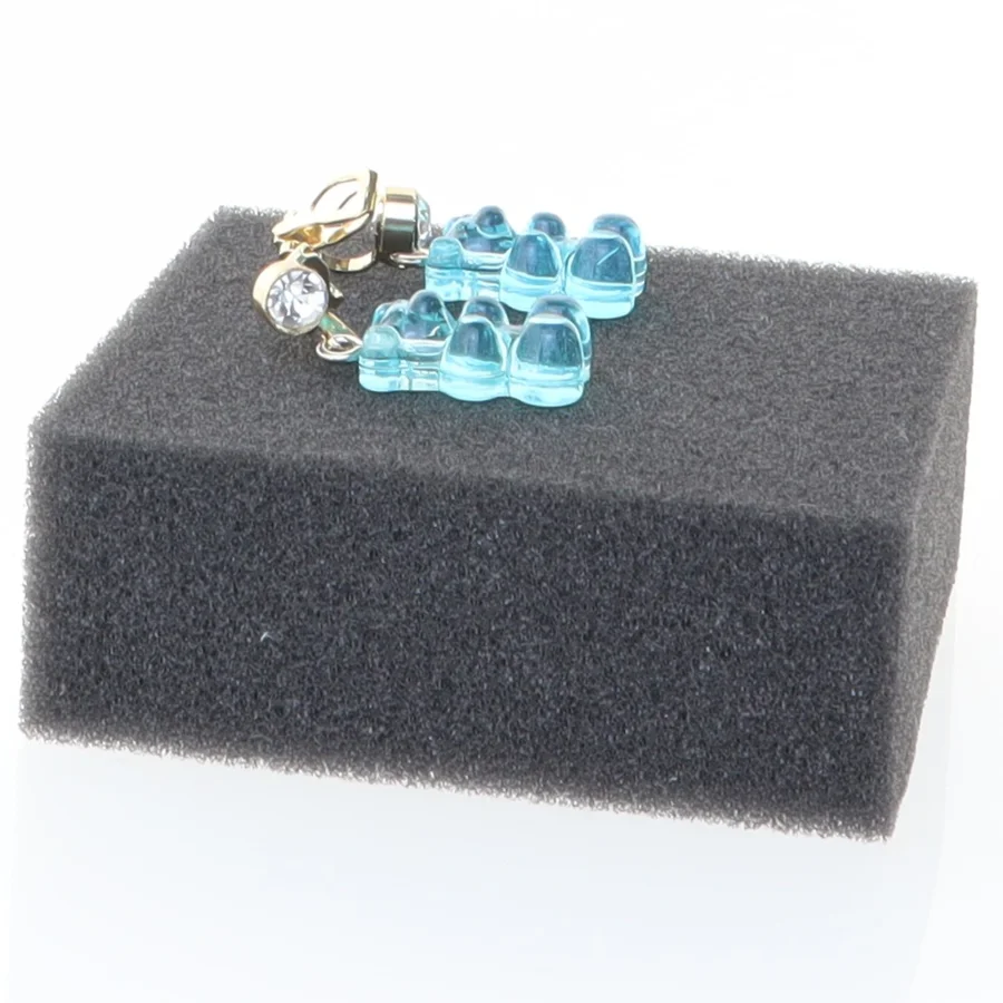 Øreringe med blå bamsefigurer (str. 1,5 cm)