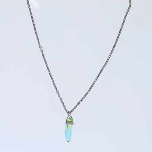 Halskæde med krystalvedhæng (str. 64 cm)