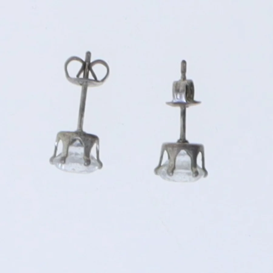 Sølvøreringe med sten (str. 1,5 cm)