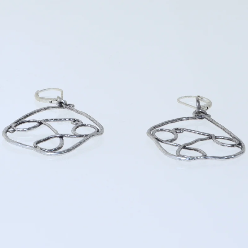 Snoede sølvøreringe (str. 6,5 cm)