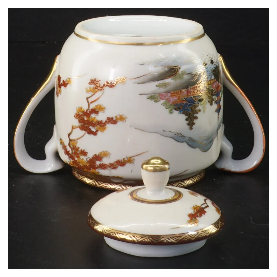 Porcelænstepotte med låg og dekoration (str. Ø 10 cm)
