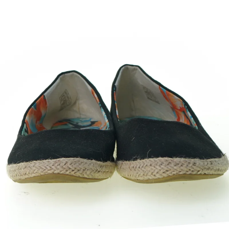 Flade sko fra Anna Field (str. 40)