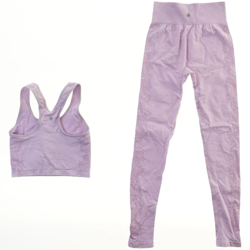 Træningssæt i lys lilla (str. 140)