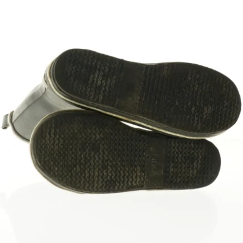 Brugte sorte gummistøvler (str. 34)