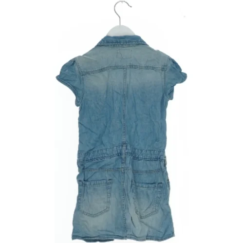 Denim kjole til børn fra H&M (str. 122)
