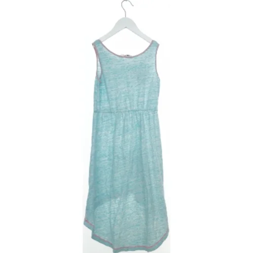 Sommerkjole i lys blå fra H&M (str. 140)