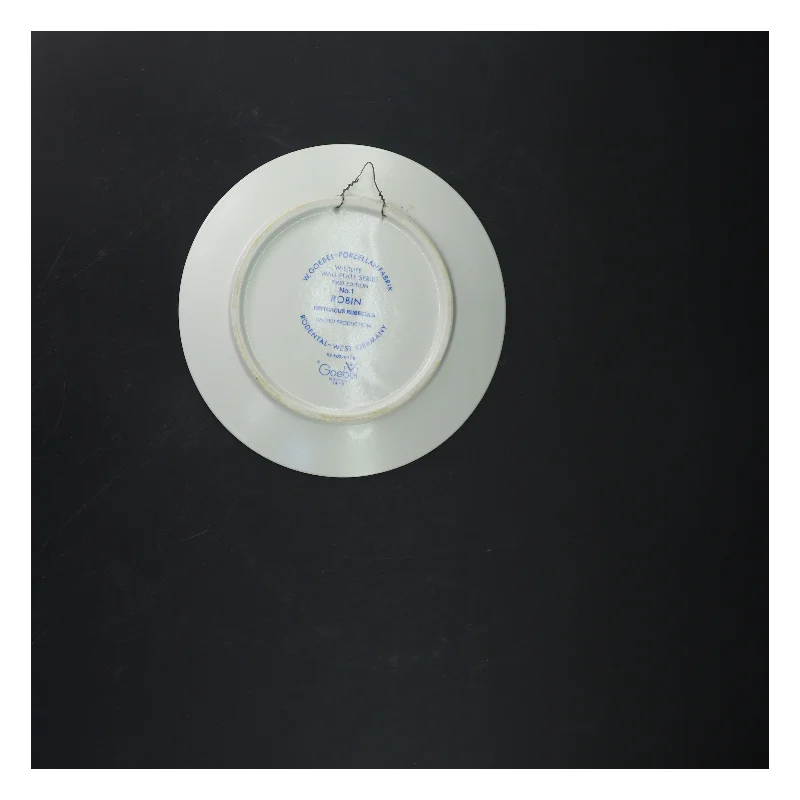 Porcelænsplatte med rødhals fra Goebel (str. Ø 19 cm)