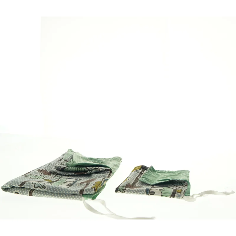 Babysengetøj  med dyreprint næsten som nyt(str. 34 x 40 cm 65 x 87 cm)