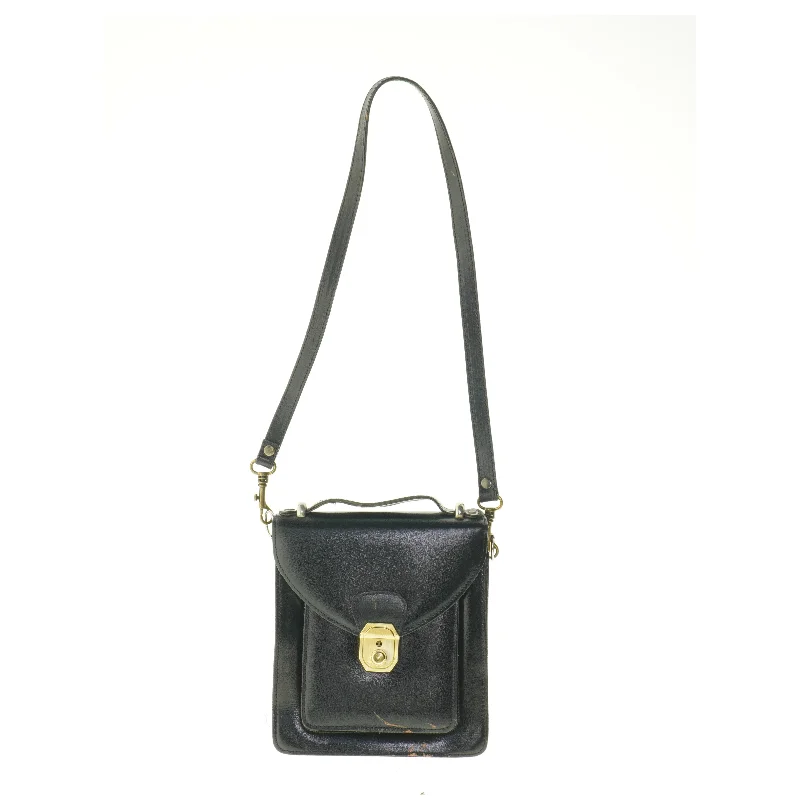 Sort skuldertaske i læder (str. 21 x 23 cm)