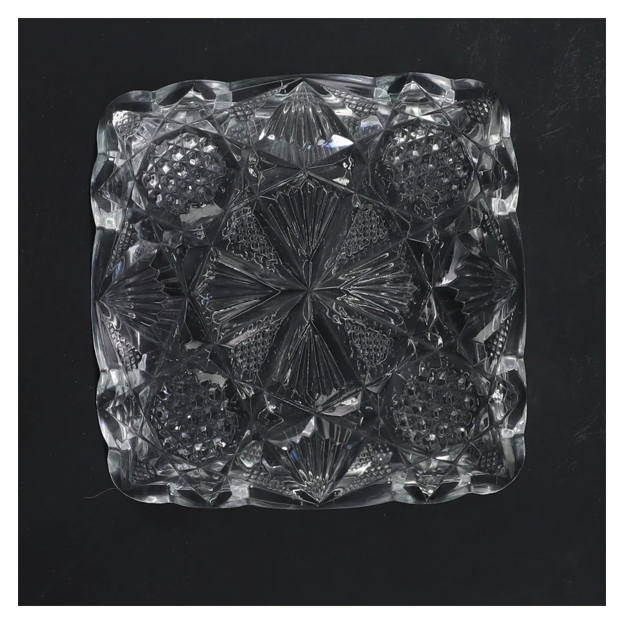 Glasfad med mønster (str. 13x13 cm)