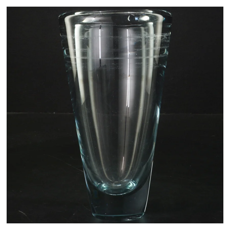 Glasvase (str. Ø 10 cm længde 18,5 cm)