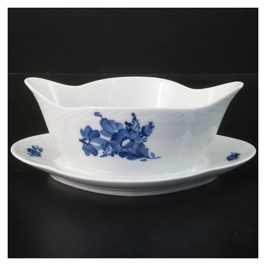 Hvid porcelænsskål med blå blomst motiv, Royal Copenhagen (str. 23 cm) fra Royal Copenhagen