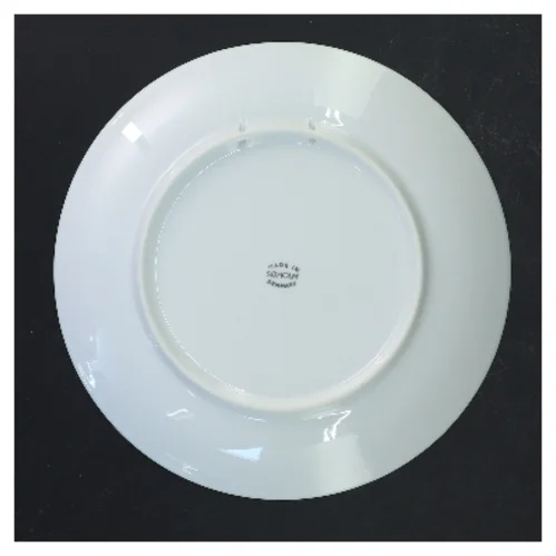 Porcelænstallerken med våbenskjold fra Søholm (str. Ø 20 cm)