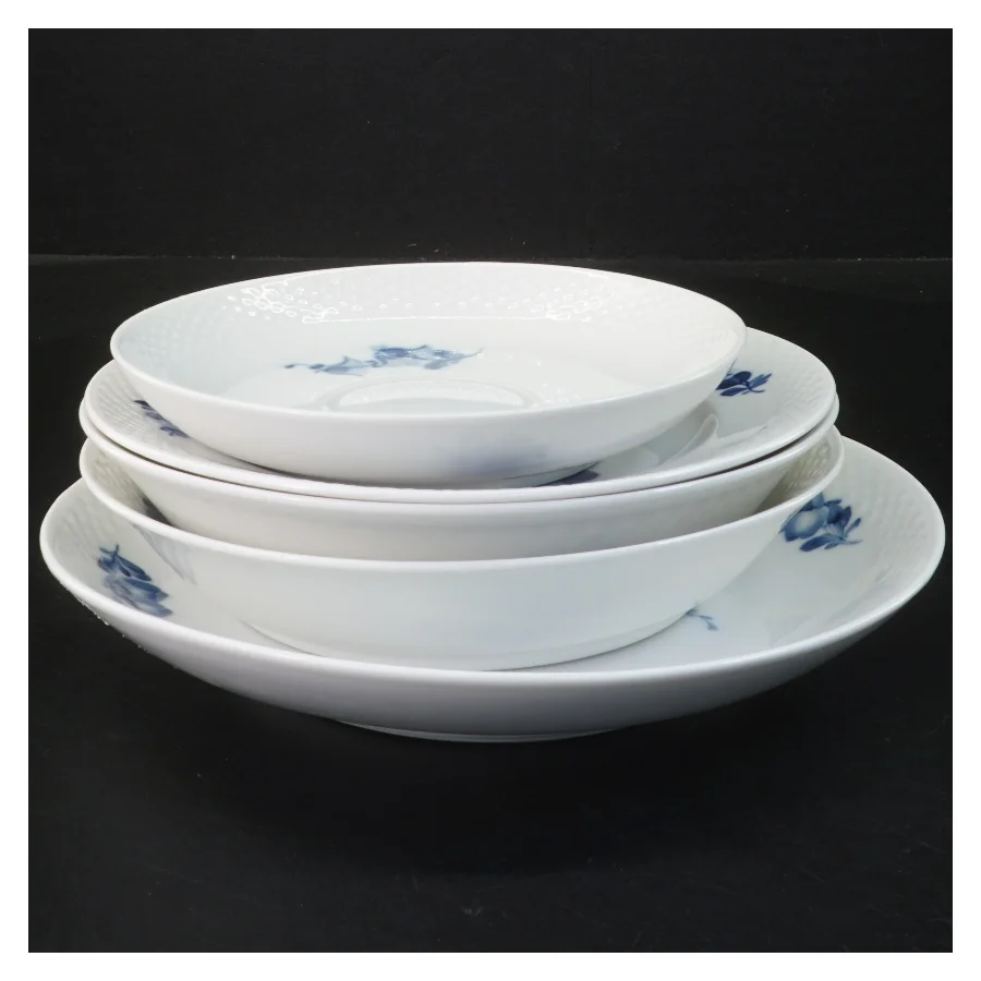Blå blomst porcelæns tallerkener (str. 5 stk Ø 16 & 19 & 19 & 22,5 cm) fra Royal Copenhagen