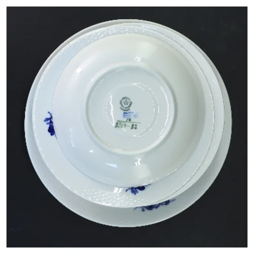 Blå blomst porcelæns tallerkener (str. 5 stk Ø 16 & 19 & 19 & 22,5 cm) fra Royal Copenhagen