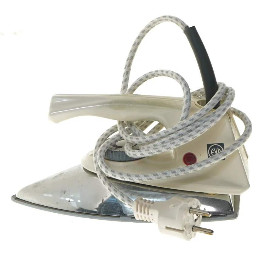 Gammeldags strygejern fra EVA (str. 23 cm)