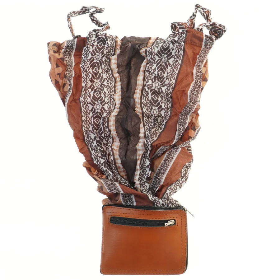 Pung med pose (str. 13x10,5 cm)