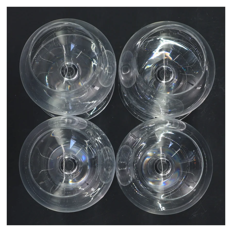 Sæt af fire vinglas (str. 4 stk Ø 4,5 cm længde 17 cm)