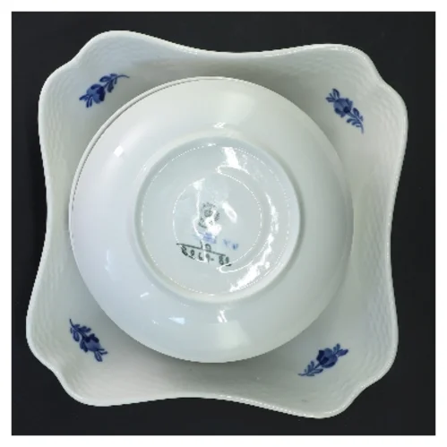 Sæt af Royal Copenhagen skåle med blå blomst motiv(str. 5 stk Ø 16 & 16,5 & 22 cm) fra Royal Copenhagen (str. 5 stk Ø 16 & 16,5 & 22 cm)