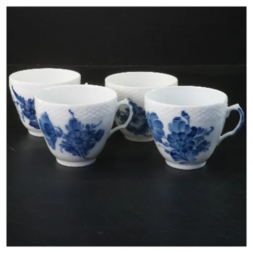 4 kopper med blå blomst motiv fra Royal Copenhagen (str. 4 stk Ø 8,5 cm)