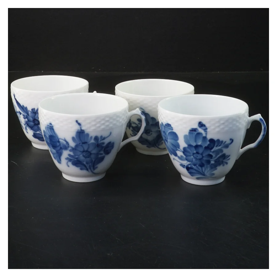 4 kopper med blå blomst motiv fra Royal Copenhagen (str. 4 stk Ø 8,5 cm)