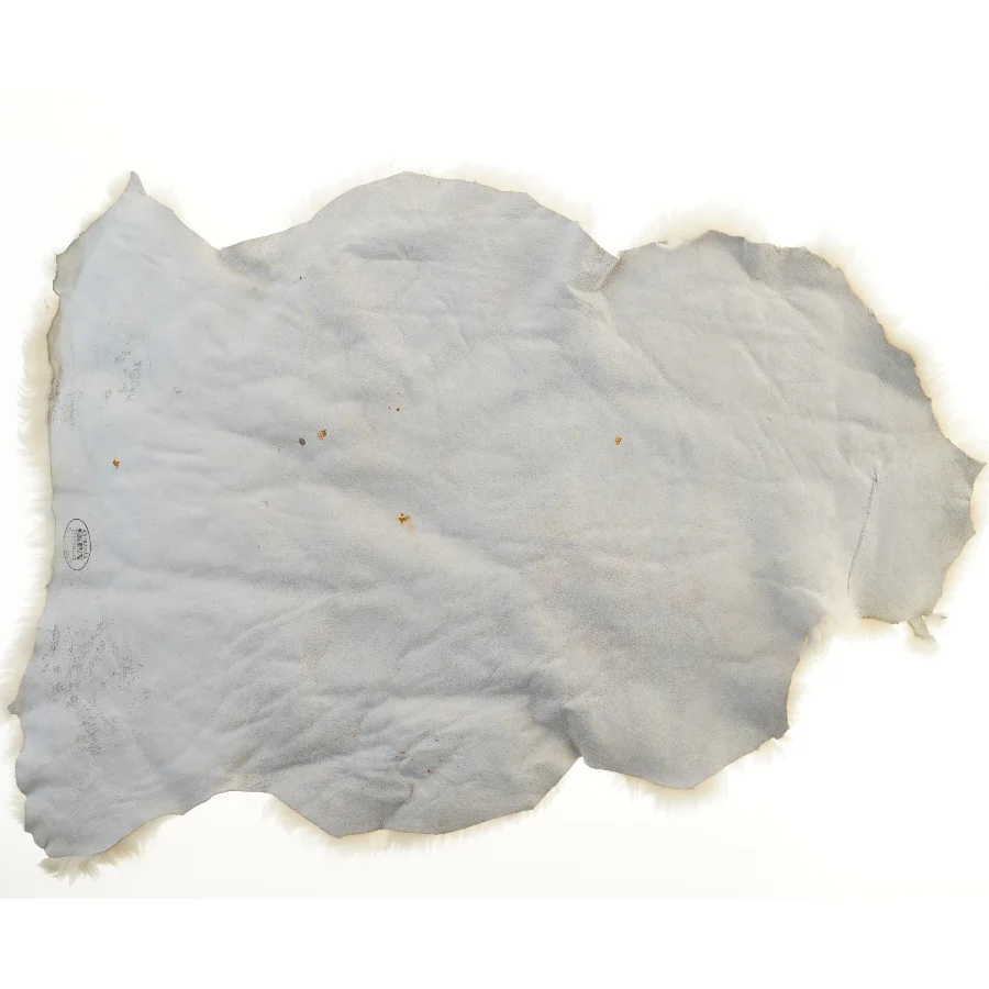 Skindtæppe (str. 100x74 cm)