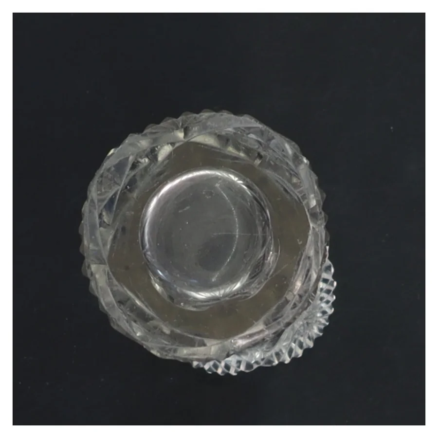 Glasvase med indgraveret mønster (str. 17 cm)