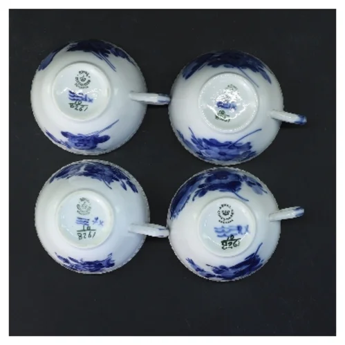 Porcelænskopper med blå blomst motiv fra Royal Copenhagen (str. 4 stk Ø 8,5 cm længde 7 cm)