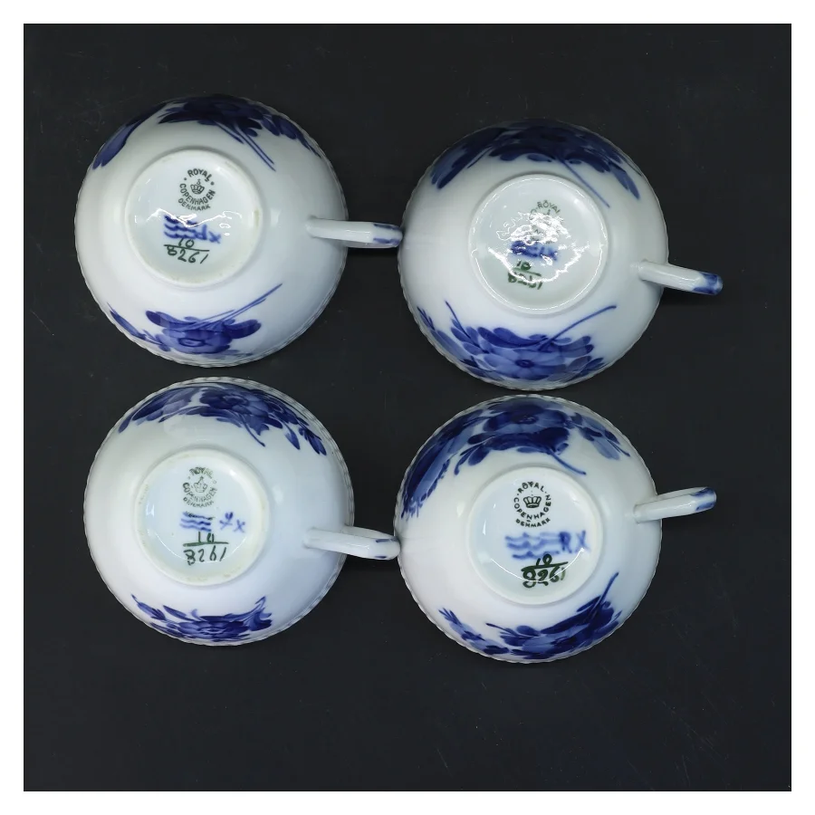 Porcelænskopper med blå blomst motiv fra Royal Copenhagen (str. 4 stk Ø 8,5 cm længde 7 cm)
