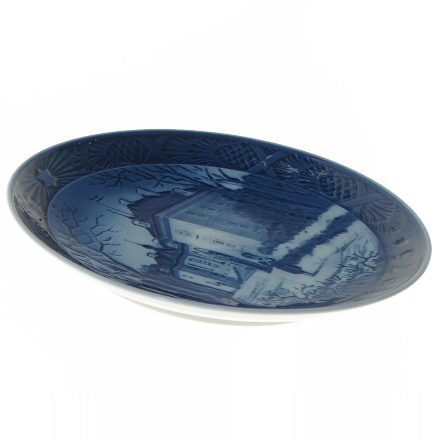 Dekorativ juleplatte fra 1975 fra Royal Copenhagen (str. Ø 18 cm)