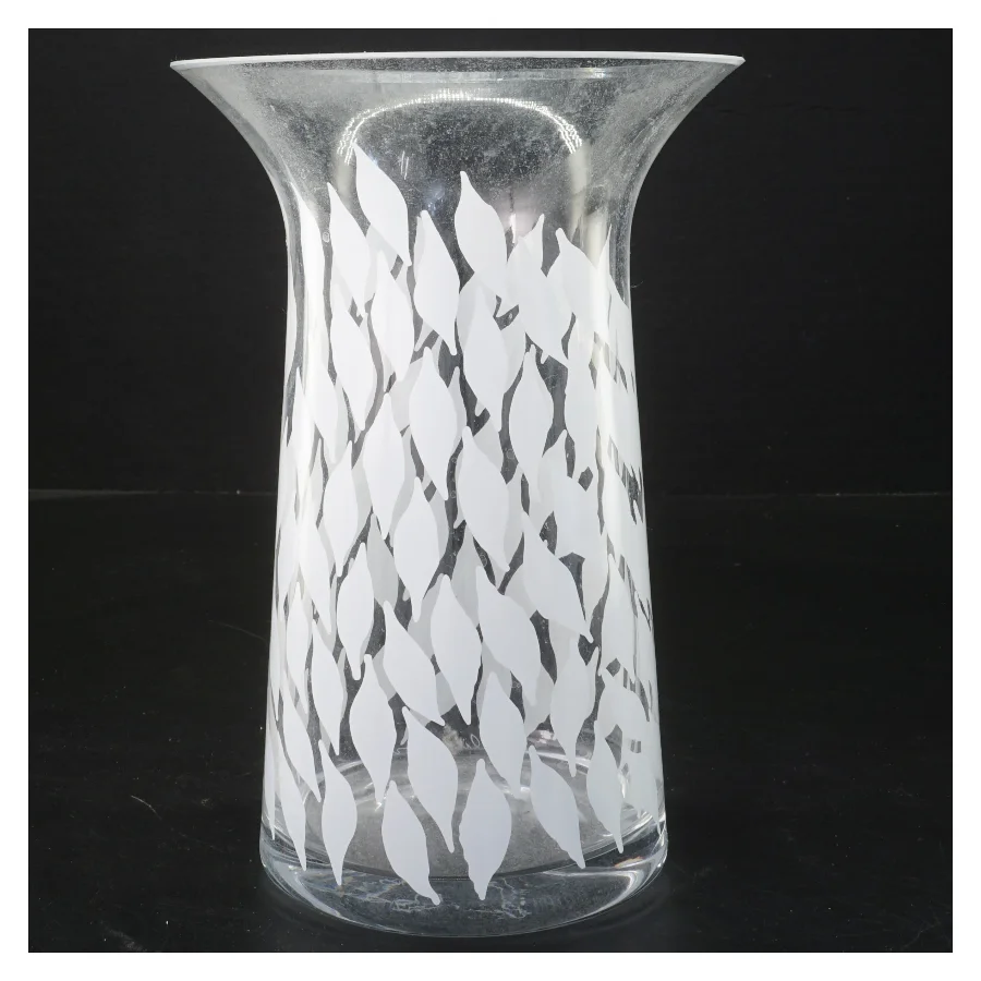 Glasvase med hvidt mønster (str. Ø 15 cm længde 21,5 cm)