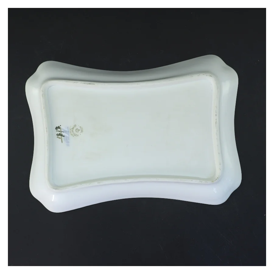 Porcelænsfad med blomsterdesign fra Royal Copenhagen, blå blomst (str. 25x17,5 cm)