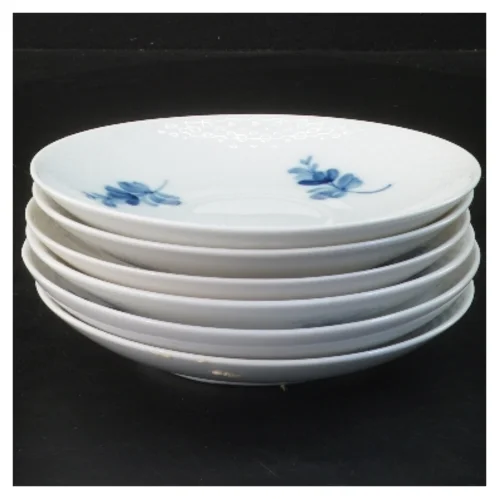 Sæt med 5 porcelænstallerkener fra Royal Copenhagen, med blå blomst motiv (str. 5 stk Ø 15 cm)